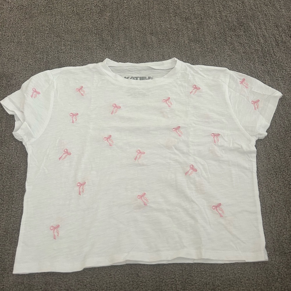 KATIE J NYC TWEEN FEARLESS EMBROIDERED BOWS CROP TEE